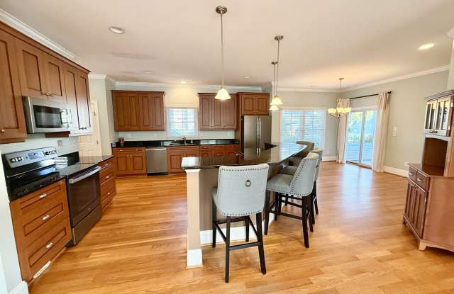 4228 Pine Hollow Drive Gallery 3