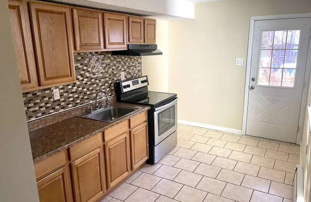 44 1/2 Terrace St Apt 3 photos photos