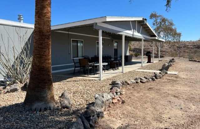 2 Bedroom furnished Vacation home/UTILITIES INCLUDED Avail 11-1 TO 4-31 photos photos