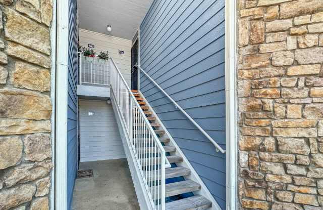 Charming 2-Bedroom Condo in Prime Location - Woodside Village Gallery 3