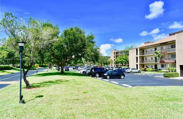 7860 NW 50th St - 7860 Northwest 50th Street, Lauderhill, FL 33351