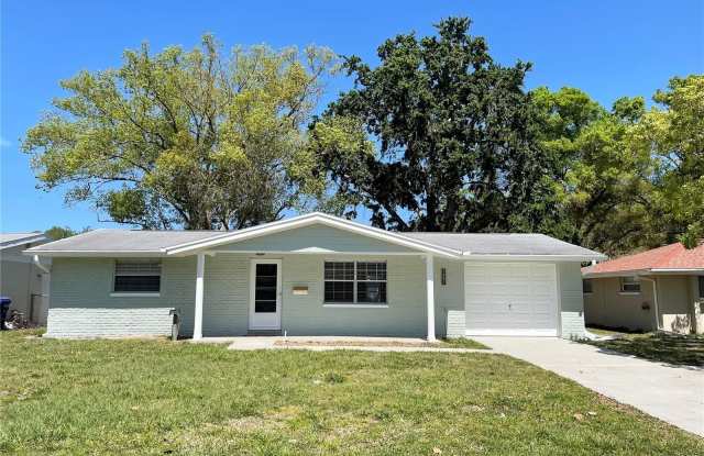7553 CUMBER Drive Gallery 1