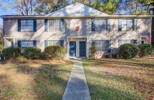 300 Crestview Drive photos photos