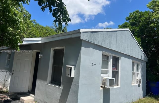614 N 24th Ave - 614 North 24th Avenue, Hollywood, FL 33020