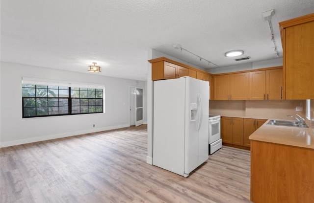 608 NE 29th Dr photos photos