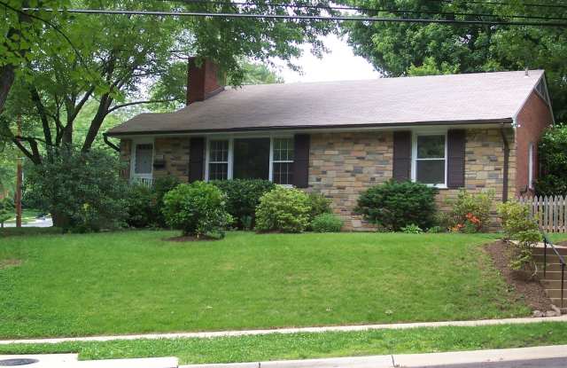 Renovated Rambler Close to Walter Reed, NIH,  More. photos photos