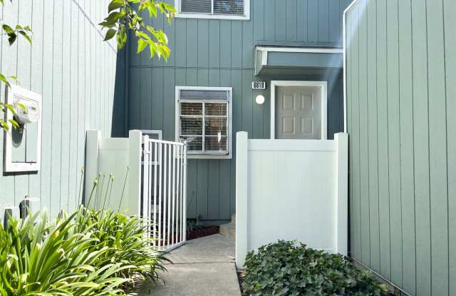Updated 2 Bedroom Condo in Rohnert Park w/Single Car Garage! photos photos