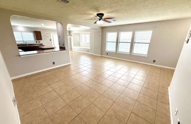 *MOVE IN SPECIAL* Beautiful 3 Bedroom Home with Granite Countertops & Large Backyard Gallery 4