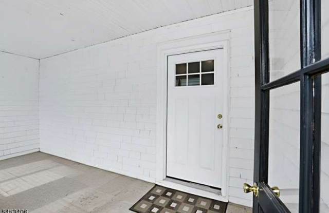 120 Liberty St Gallery 4