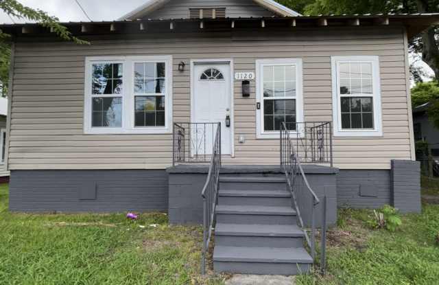 1120 Elm Avenue photos photos
