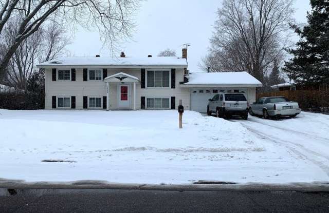 Beautiful four bedroom/two bathroom home: Available May 5th - 1403 Talisman Curve, Roseville, MN 55113