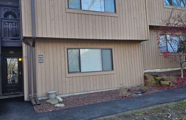 FOX HILL!!! Beautiful Two Bedroom Condo available now for immediate move in!!! photos photos
