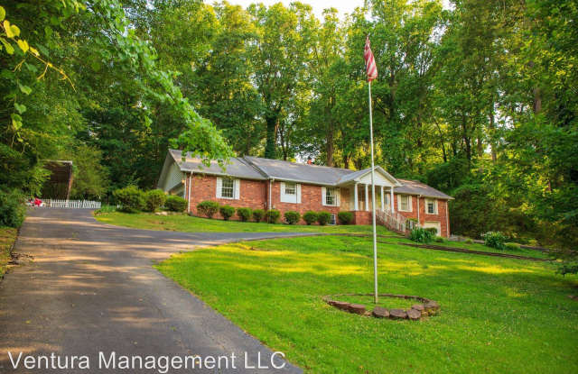 2804 Headland Dr - 2804 Headland Drive, East Point, GA 30344