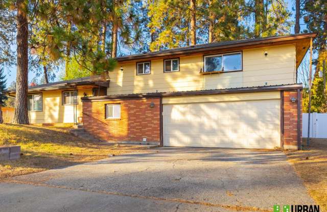 Spacious 4-Bedroom, 3-Bath Home with Fenced Yard in Spokane Valley Gallery 1