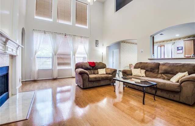 4571 Risinghill Drive Gallery 4