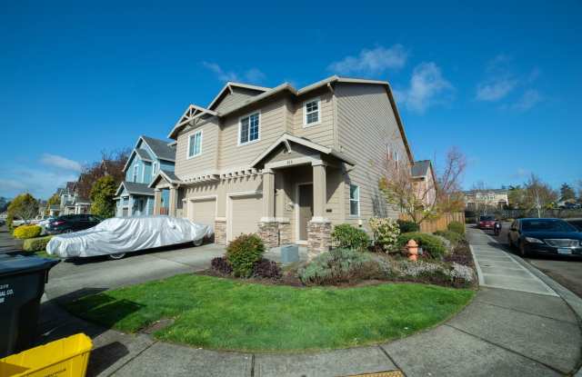 Newer Construction Townhome in Canby photos photos