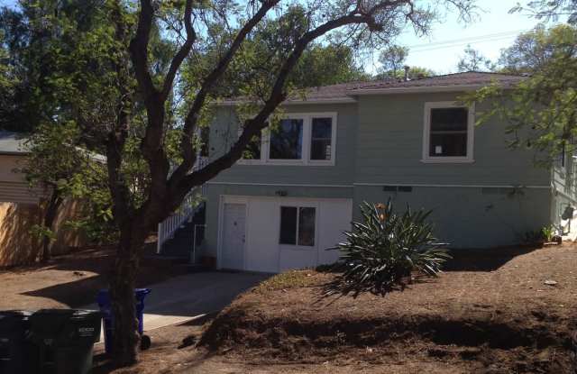 Beautiful 2bd/1ba Upstairs Duplex with a Huge Yard! All Utilities Included! Even Cable! Sorry NO PETS!! photos photos