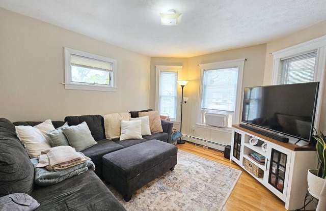 26 Julia St. photos photos