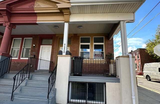 1920 W BERKS Street unit: 2 photos photos