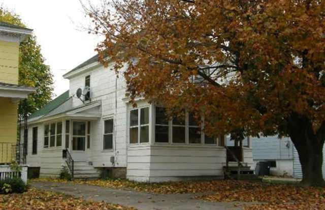4 Bdrm Lovely Oswego Home!! Gallery 1