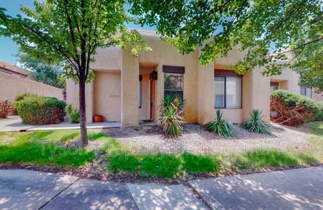 10205 Las Casitas NE photos photos