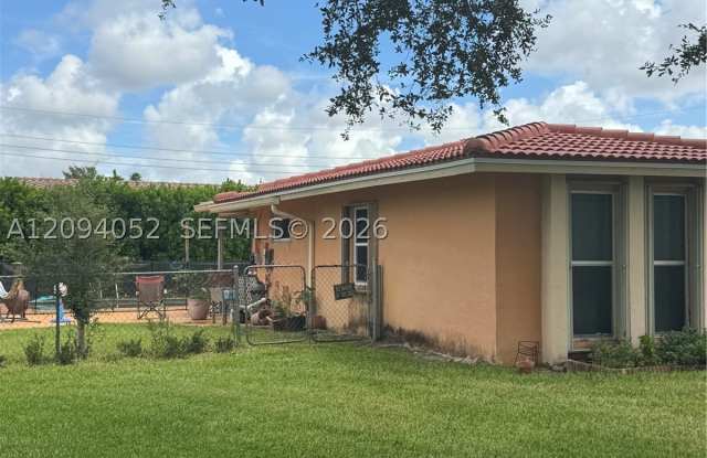 8300 NW 35th Ct Gallery 2