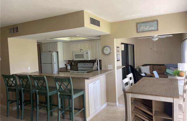 5550 Trailwinds Drive Gallery 3