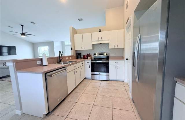 1005 SW 18th Avenue - 1005 Southwest 18th Avenue, Cape Coral, FL 33991