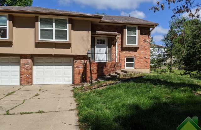 7817 Kessler Lane - 7817 Kessler Lane, Overland Park, KS 66204