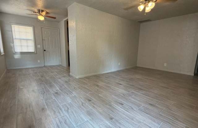 1503 NW Columbia- hot new listing! Gallery 4