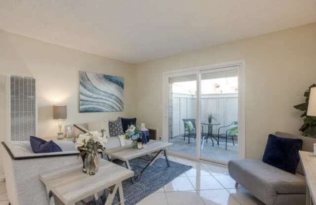 2462 Balme Dr Gallery 3