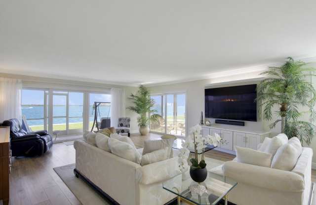 60 Yacht Club Drive photos photos