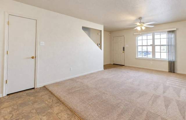 102 E Robin Ln Gallery 3