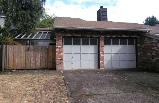 (882) Grant Circle Home - 2 Bedroom / 2 Bathroom - 1836 Northwest Grant Circle, Corvallis, OR 97330
