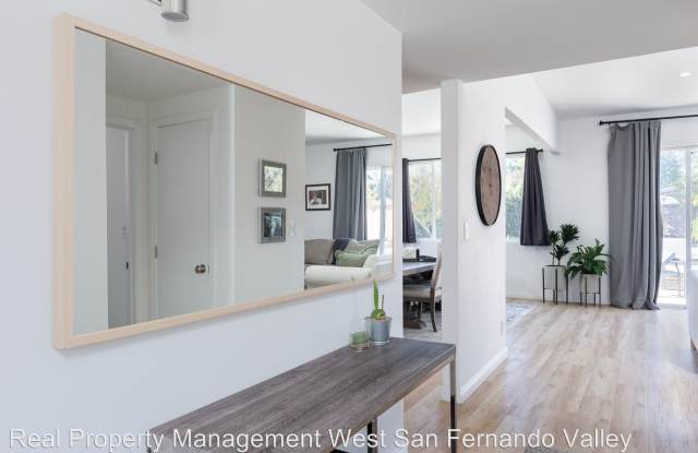 9311 Valjean Ave, Gallery 3