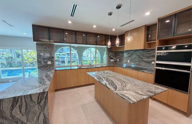 3200 Northeast 165th Street photos photos