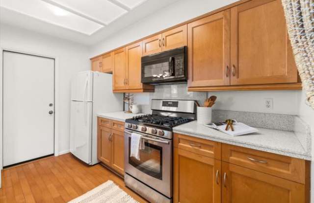 5933 Village Terrace Drive Gallery 3
