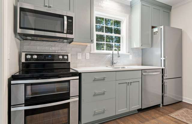 LOCATION! Charming, Completely Updated 2-Bedroom Cottage in Prime Chapel Hill Location Gallery 3