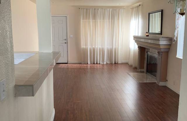 14659 Lakeside Street Gallery 3