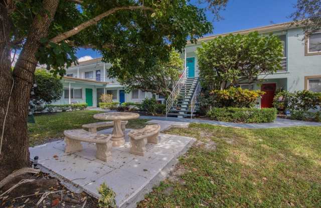 101 S Palmway - 101 South Palmway, Lake Worth, FL 33460