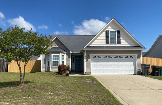 2126 Queen Elizabeth Lane - 2126 Queen Elizabeth Lane, Hope Mills, NC 28348