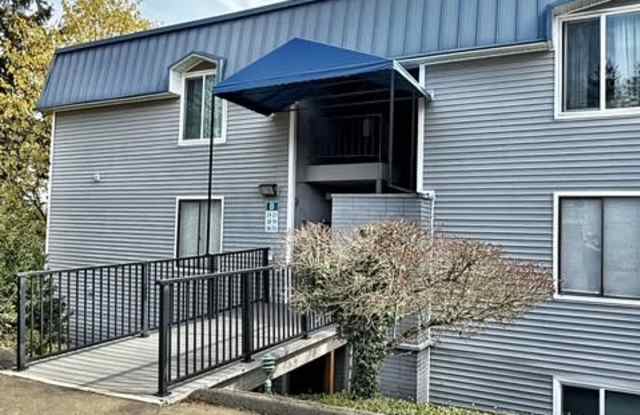 924 Shorewood Drive - B-16B-16 photos photos