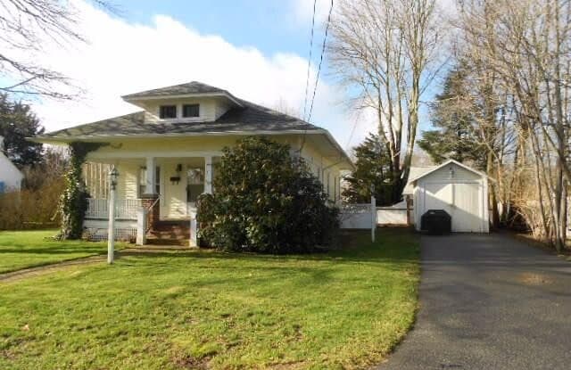 25 Prospect Street - 25 Prospect Street, Falmouth, MA 02540