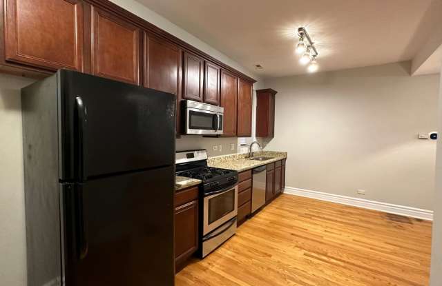 3923 W Altgeld St photos photos