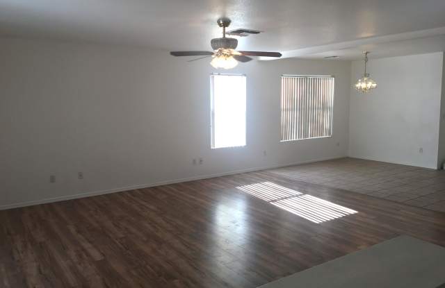 2407 E PEACH TREE Drive Gallery 4