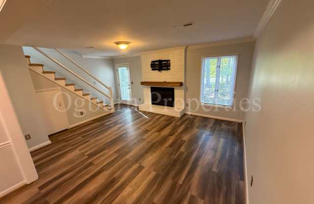 2000 Ridge Brook Ct.-2BR/2.5BA-Moss Brook Falls Townhouse!! Gallery 4