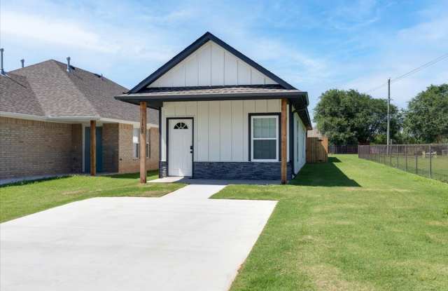 2107 Southwest McKinley Avenue photos photos