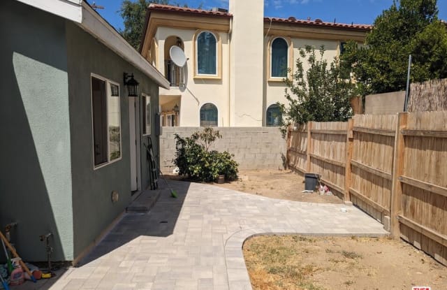 5333 Rhea Ave - 5333 Rhea Avenue, Los Angeles, CA 91356