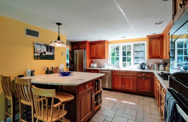 20 Cricket Ln - 20 Cricket Lane, Dobbs Ferry, NY 10522