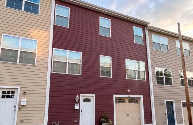 Modern  North Side Townhome with Garage/Central Air photos photos
